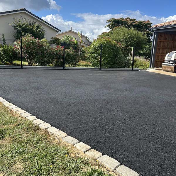 Entreprise pose enrobe Izon Libourne Creon Ambares - J2CTP - Pose de Bordures et Finitions Esthétiques
